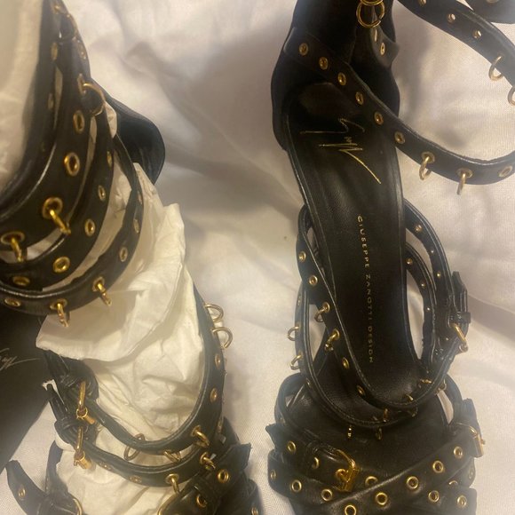 Black and Gold Authentic Giuseppe - Picture 7 of 9